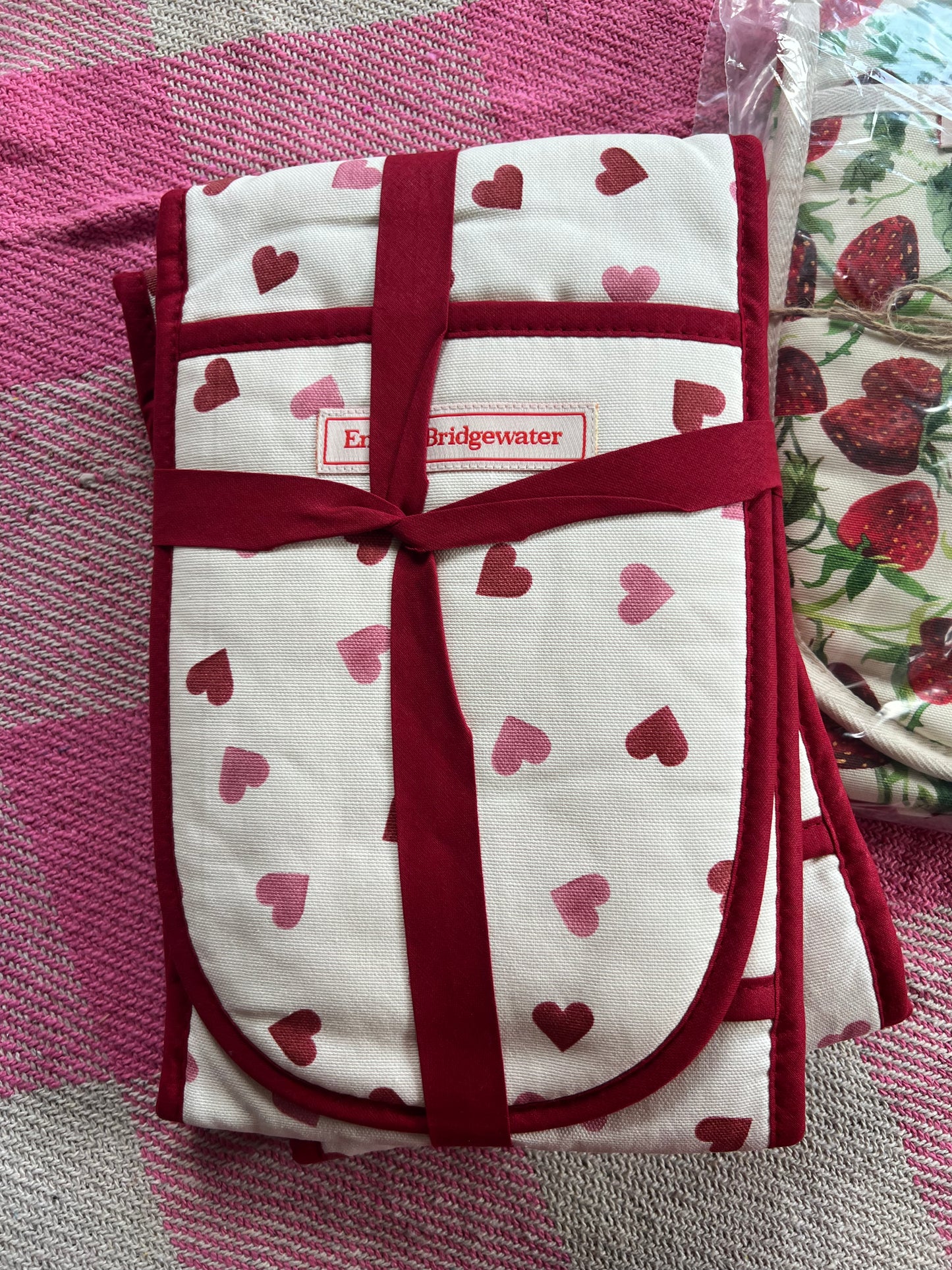Emma Bridgewater Oven Glove & Tea Towel