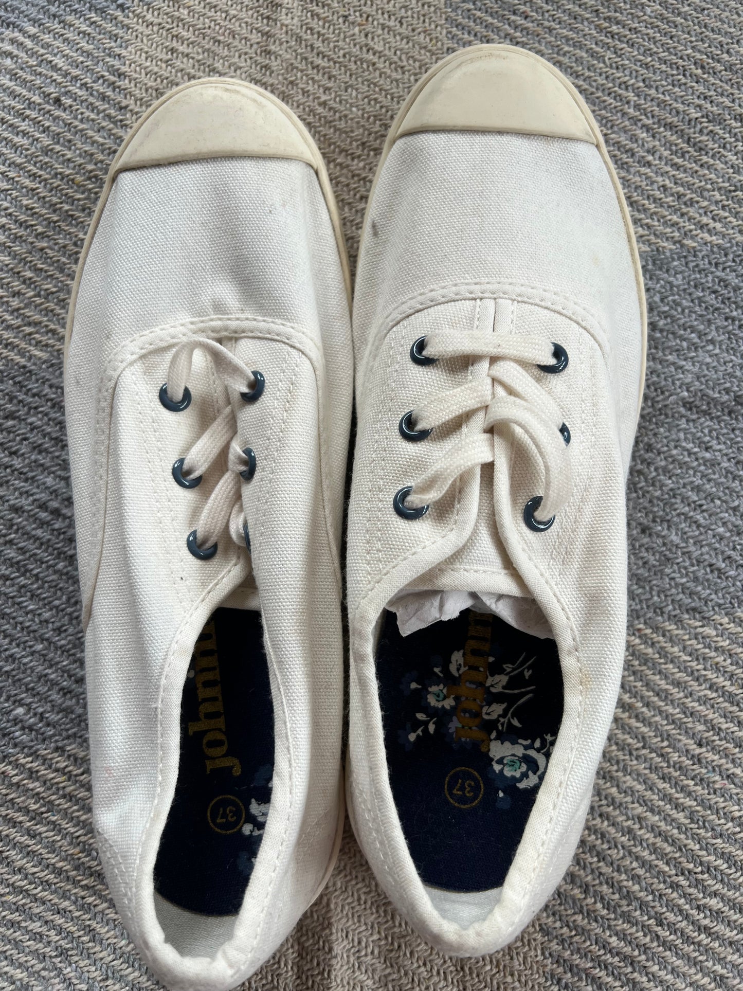 Johnnie B White Shoes