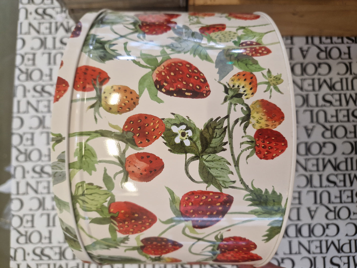 Emma Bridgewater Circular 3 in 1 Cake Tin