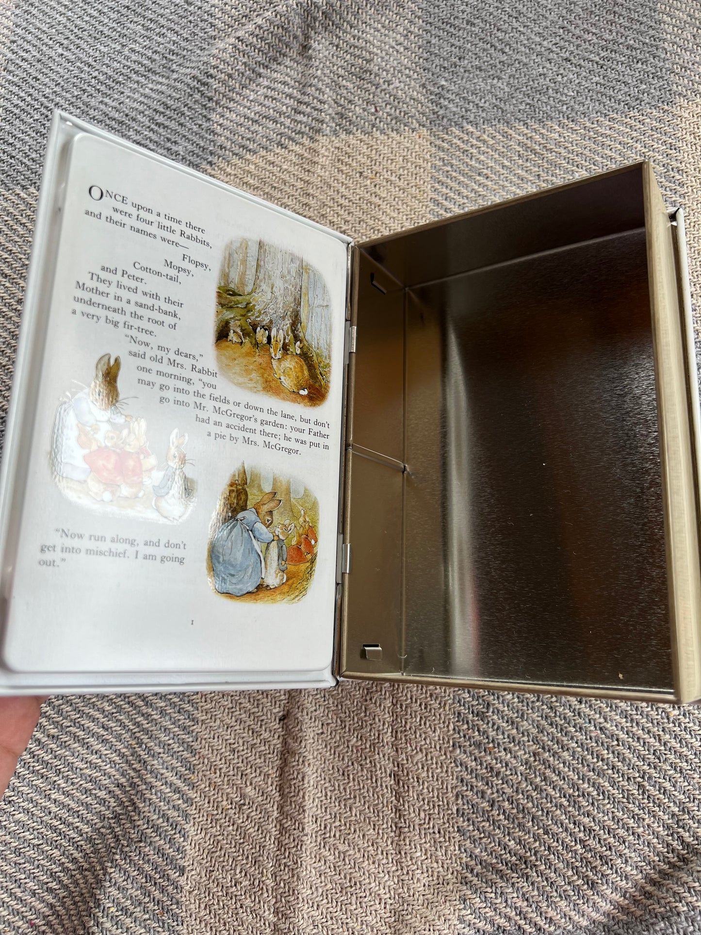 Peter Rabbit Book Tin