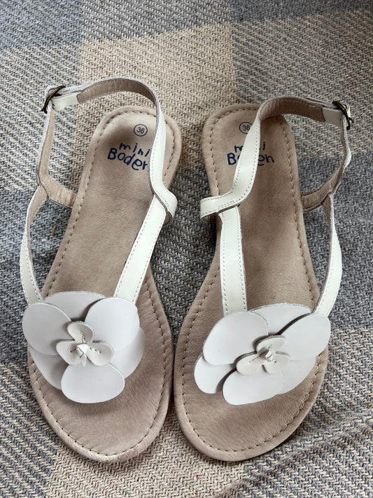 Mini Boden Flower Sandals