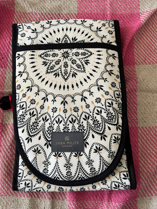 Sara Miller Oven Glove