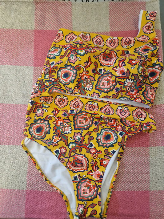 Boden Women's Swimsuit Yellow Cutout